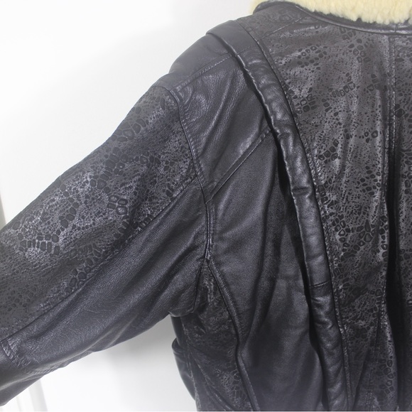 1980’s Italian Vintage Black Leather Bomber Jacket with Shearling Collar Sheep - Picture 7 of 10